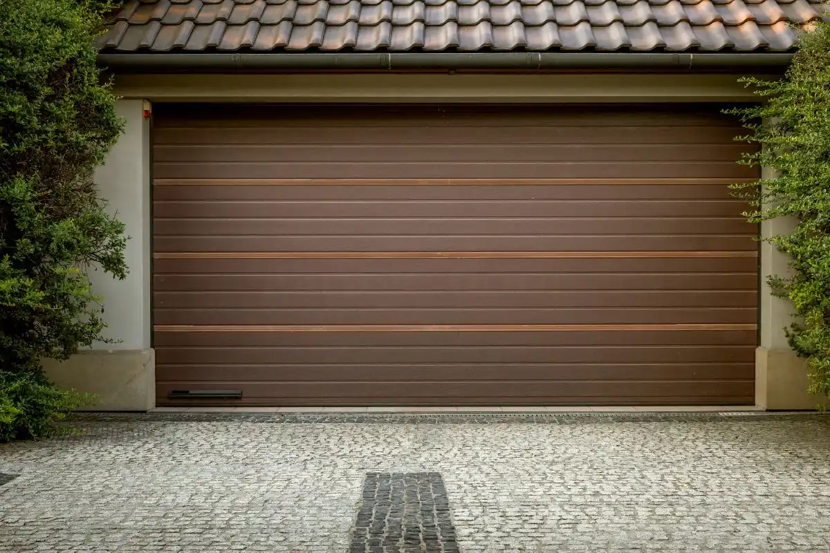 Residential garage door repair in North Miami, Florida