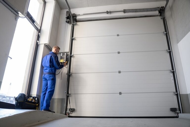 Garage door repair in Hialeah, Florida