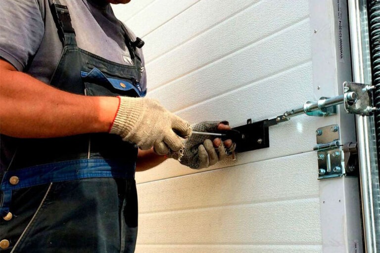 Garage door repair in Dania Beach, Florida